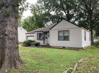 2150 SW Plass Ave, Topeka, KS 66611