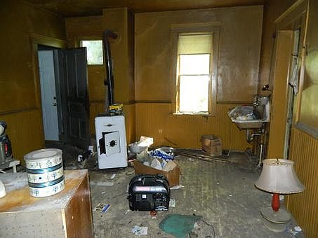 4th image of 717 Park Ave