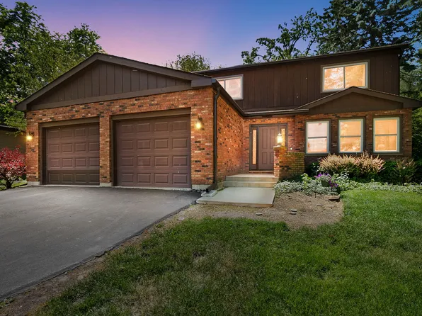 908 Firth Rd, Mundelein, IL 60060