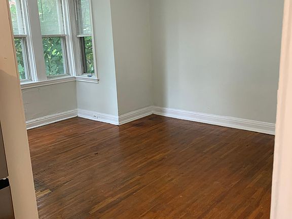 5th image of 415 S 42nd St APT 1