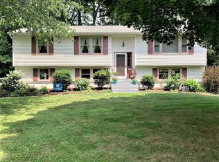 3 Seymour Dr, Rhinebeck, NY 12572