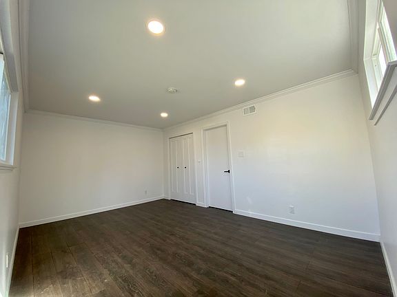 2nd image of 260 Chestnut Ave #2