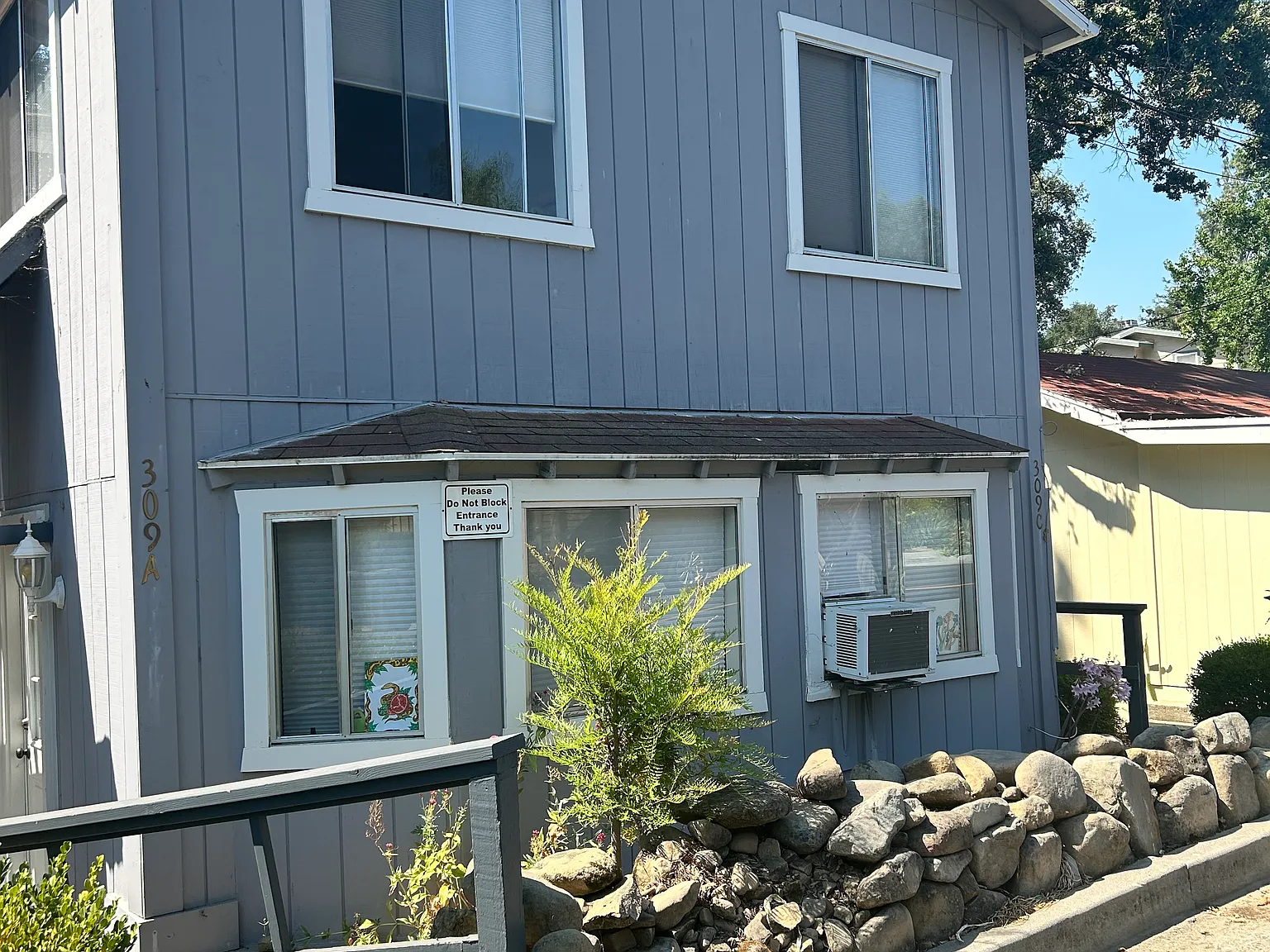 309 W Matilija St — Photo 2