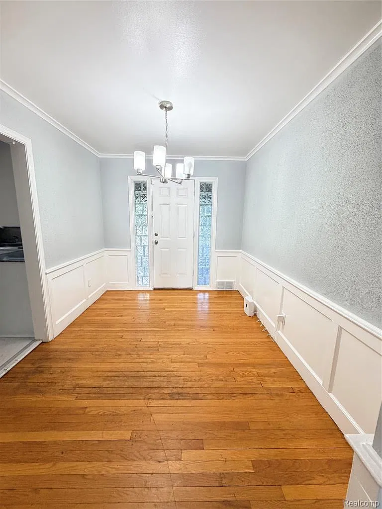 3 bed, 1.5 bath, 1430 sqft, $1,400 — Photo 4