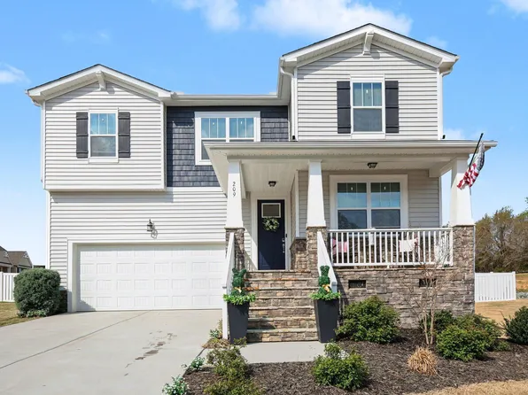 209 Fast Pitch Ln, Four Oaks, NC 27524