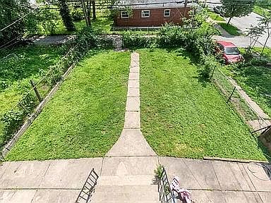 2nd image of 2122 Chippewa St #2122A