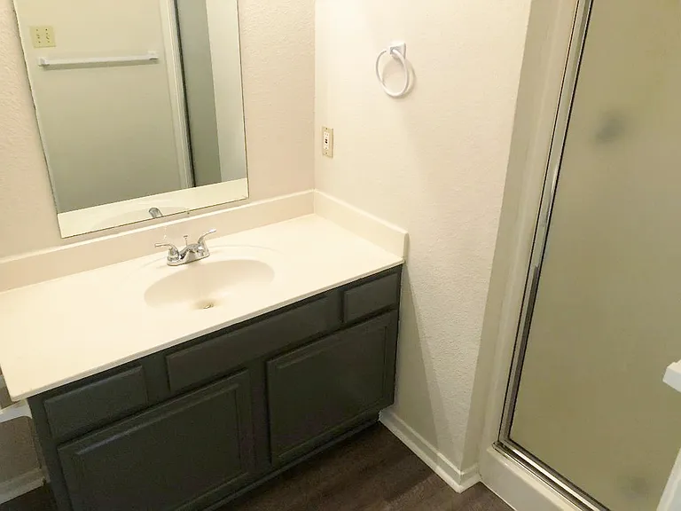 2724 James Rd — Photo 7