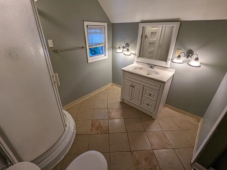 945 Vernon Dr — Photo 18