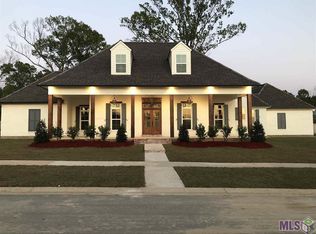 18269 Woodland Cove Dr, Baton Rouge, LA 70817