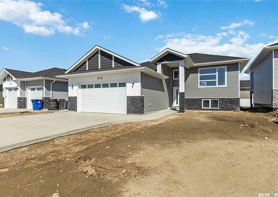 1st image of 836 Ballesteros CRESCENT