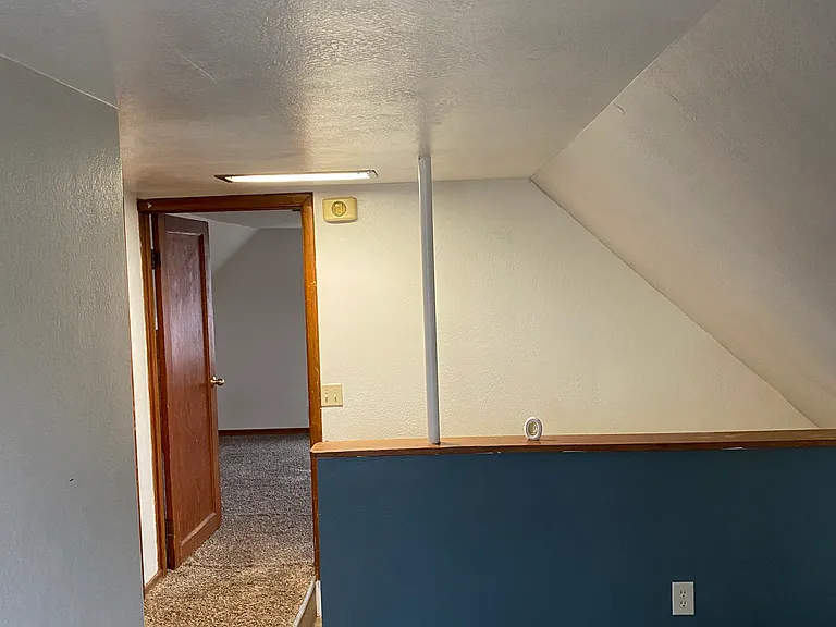 1042 W Cascade Ave #B — Photo 6