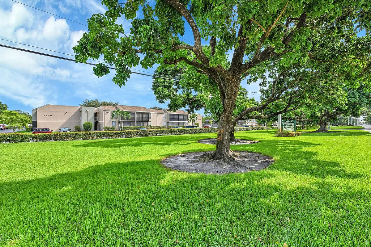 Building Photo - 7173 Orange Dr #215B