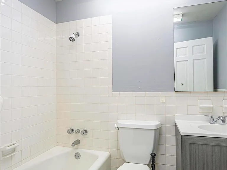 2525 Fox Hills Dr — Photo 16