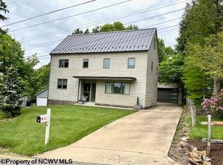 1220 Lions Ave, Morgantown, WV 26505