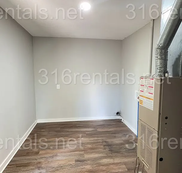 417 S Gordy St — Photo 8