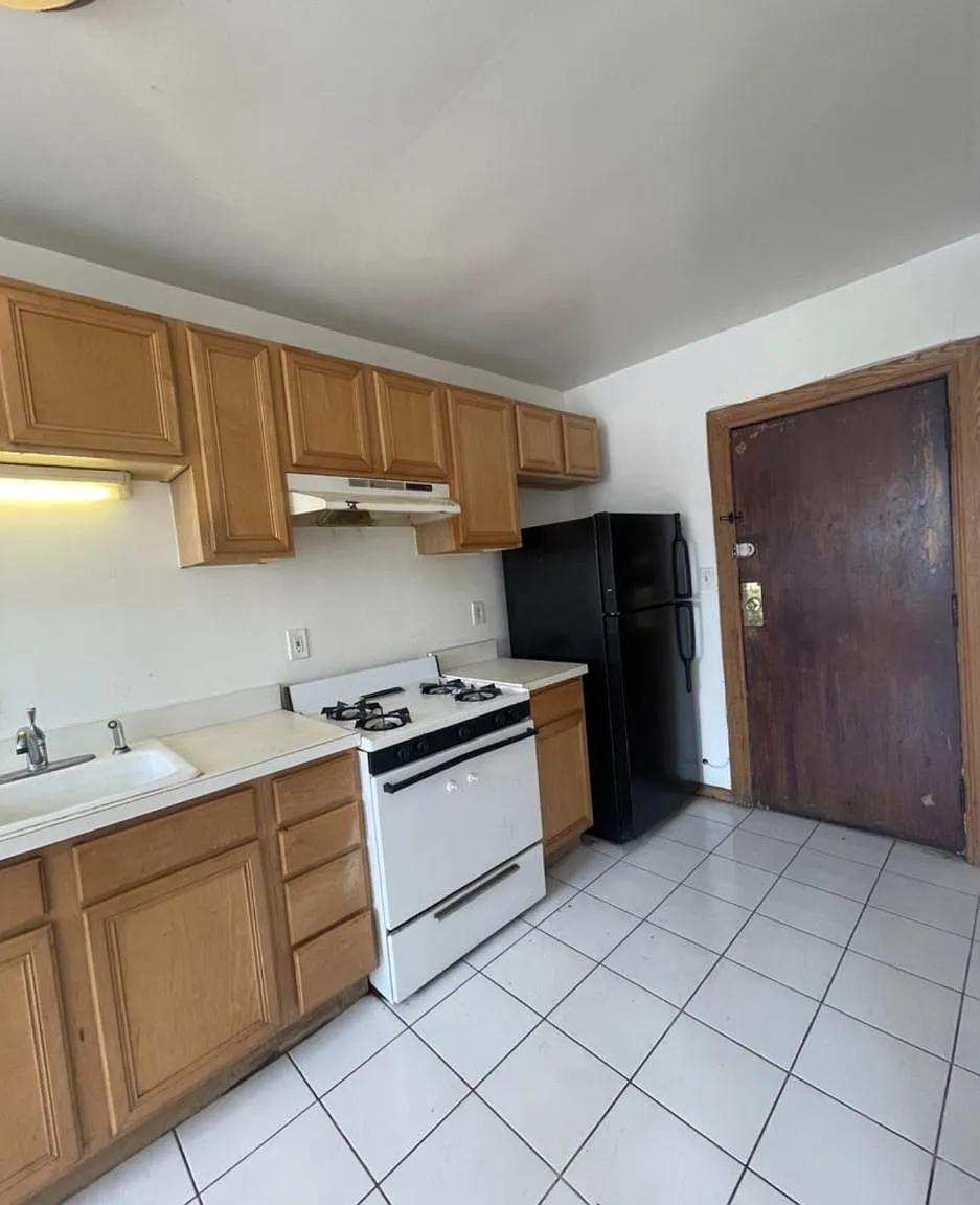 4024 West Montrose Avenue #2 — Photo 3