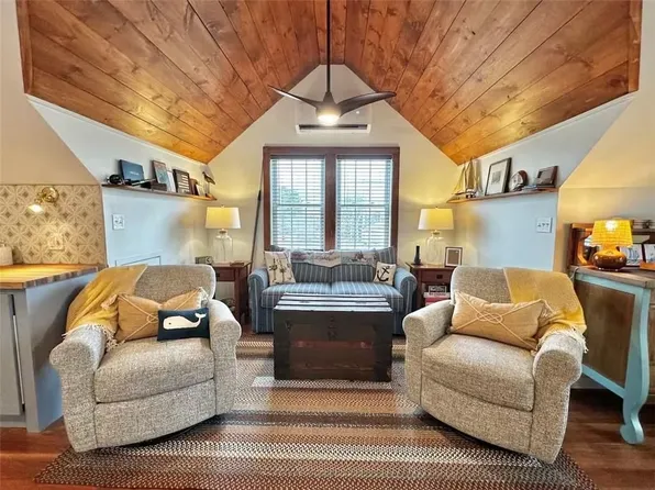 316 Succotash Rd, South Kingstown, RI 02879