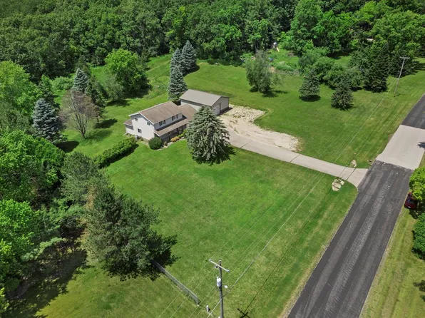 N6249 Paradise DRIVE, Burlington, WI 53105