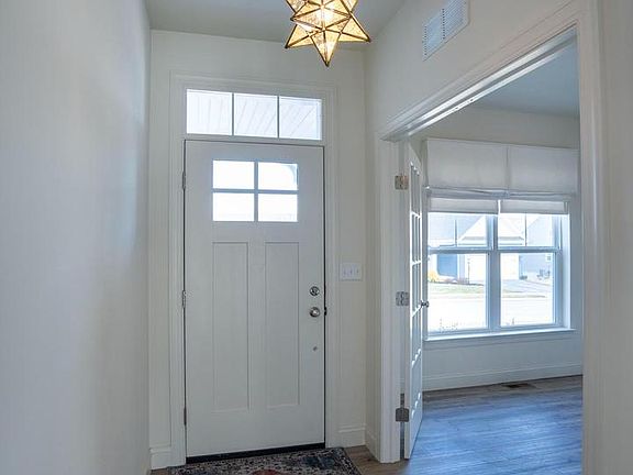 5th image of 453 Fawn Valley Rd