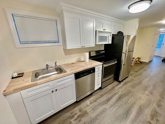 2nd image of 133 Palisade St APT 1