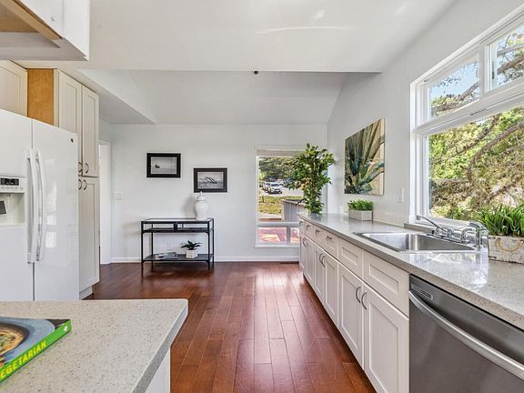 5th image of 774 Bradford Way
