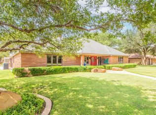 1812 E Carter Dr, Brownfield, TX 79316