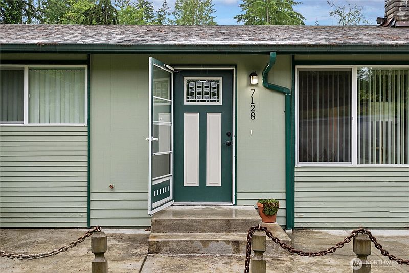 2nd image of 7128 171st Avenue SE