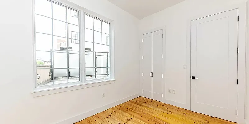 Rented by PREMIUM US INC | media 5