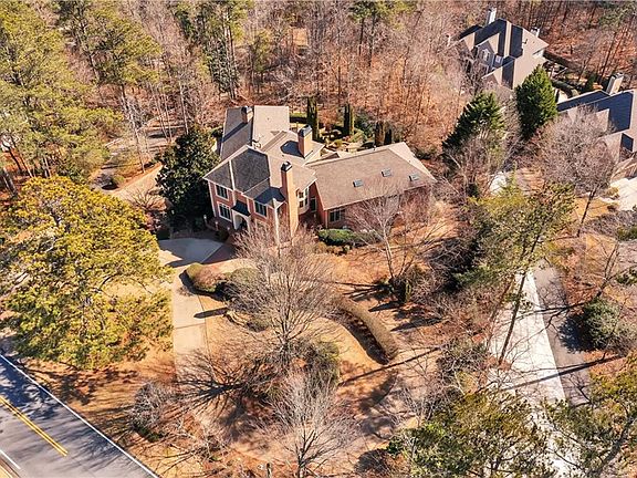 3rd image of 3832 Wesley Chapel Rd