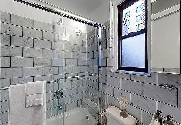 5th image of 405 E 54th St APT 13A