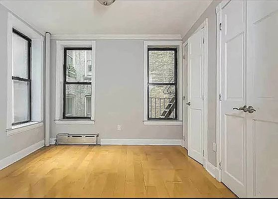 2nd image of 110 Bedford St #1
