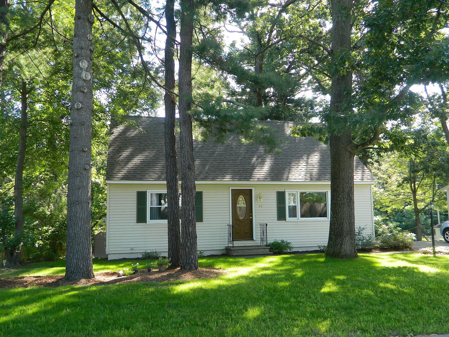 44 Elgin St, Nashua, NH 03060 Zillow