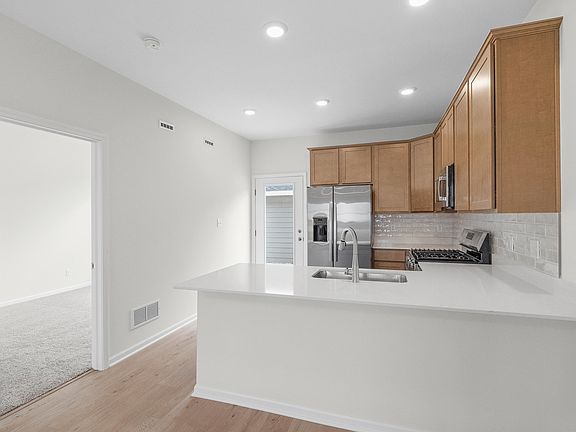 3rd image of 1603 E Parkside Ln