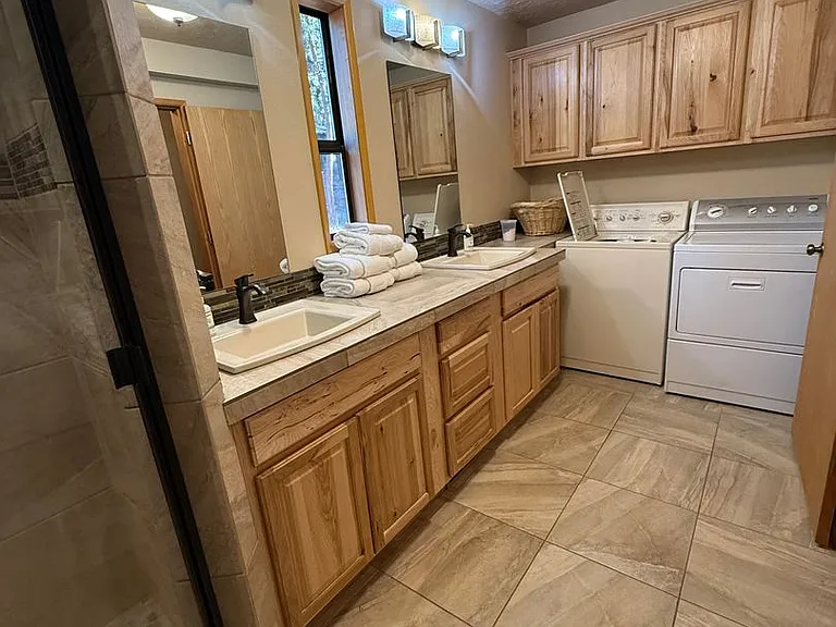 17066 Cooper Dr — Photo 23