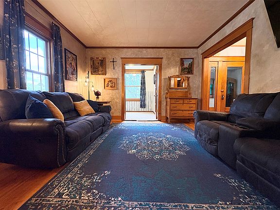 5th image of 807 Sadone St E