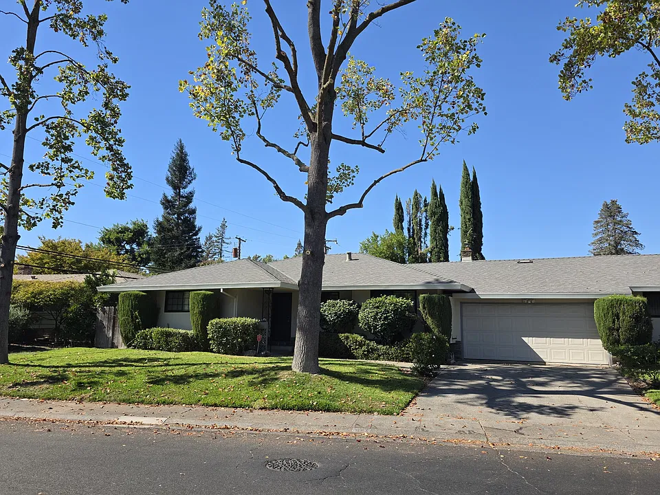 4418 Euclid Ave