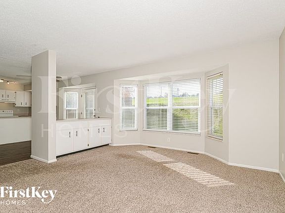 5th image of 609 River Moss Dr