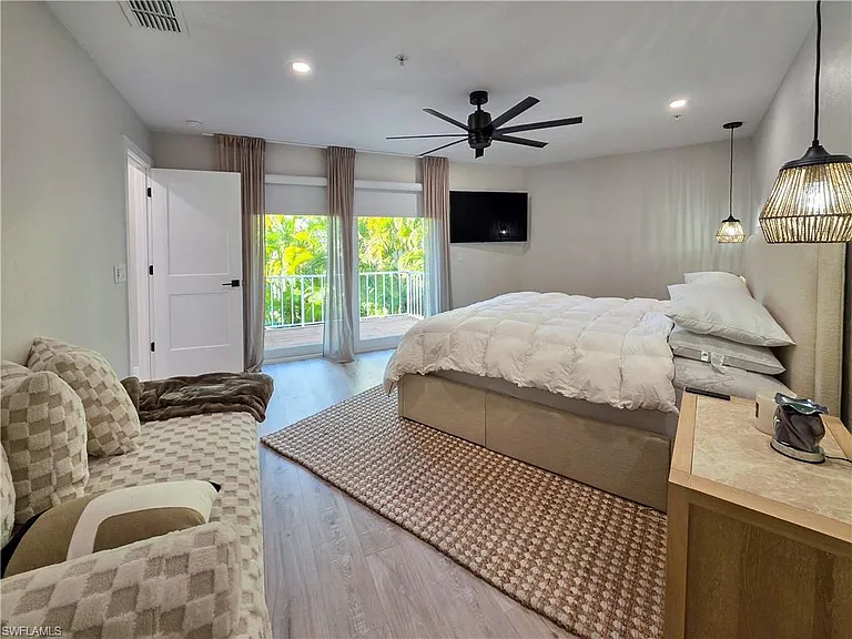 1495 Blue Point Ave #C — Photo 15