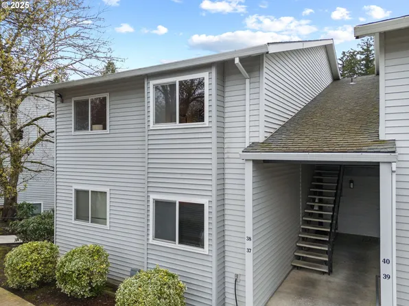 15000 SW Farmington Rd APT 38, Beaverton, OR 97007