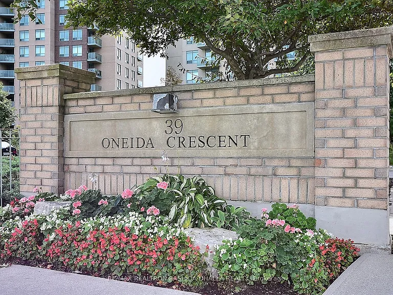 39 Oneida Cres #610 — Photo 3