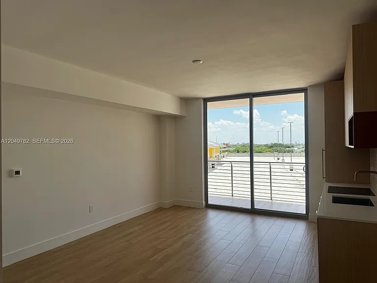 90 NE 32nd St #625 — Photo 17