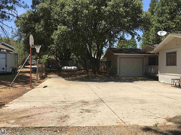 5th image of 19979 Pine Mountain Dr