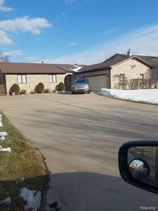 41630 Belvidere St, Harrison Township, MI, 48045