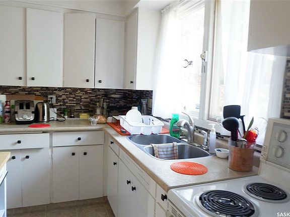 5th image of 112 Wood Cres