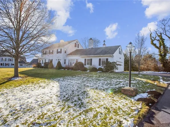 20 Yowago Avenue, Branford, CT 06405