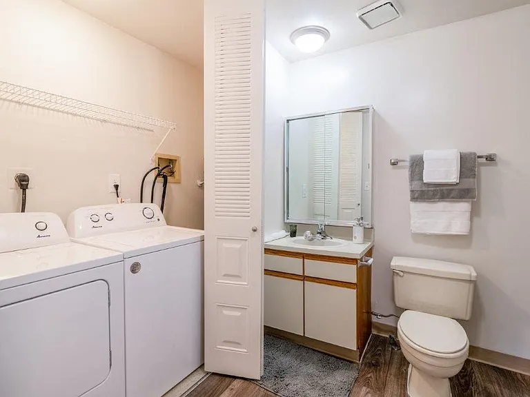 Cranbury Crossing Apartment Homes — Photo 8