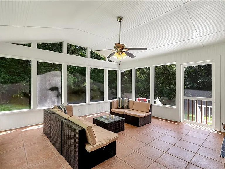 Edward Ct — Photo 17