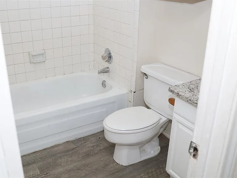 9803 Walnut St #B206 — Photo 5