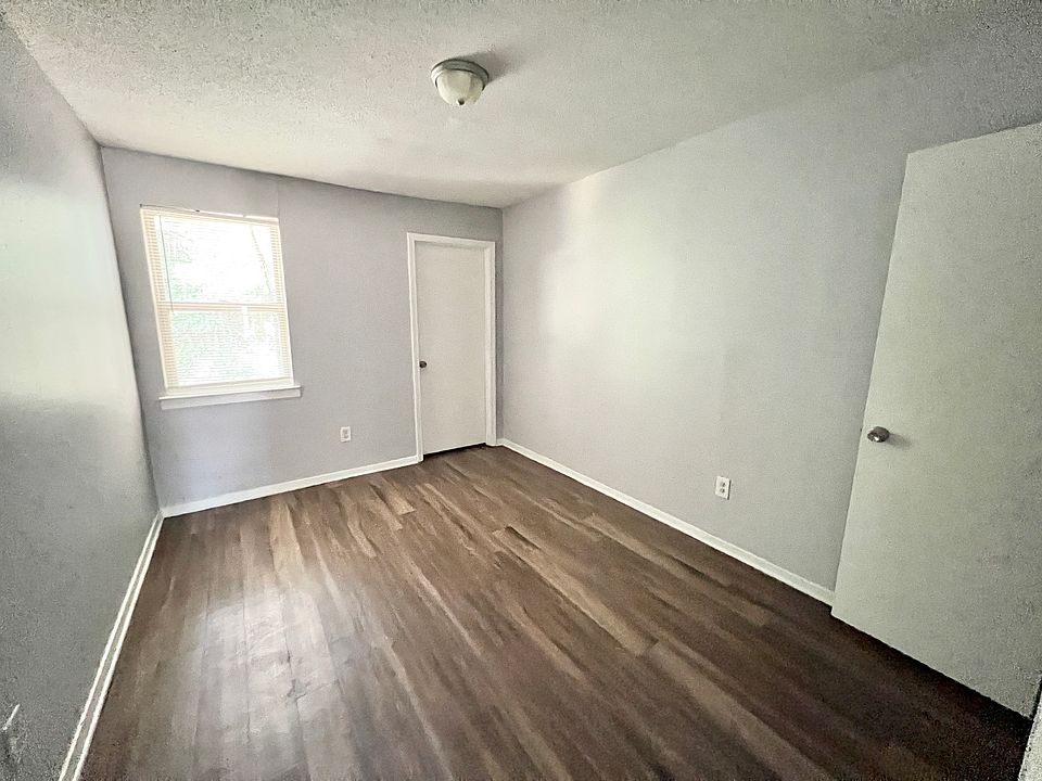 Bedroom #1 (Master bedroom)