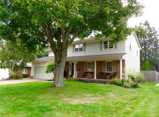 8039 Forest Lake Dr, Youngstown, OH 44512